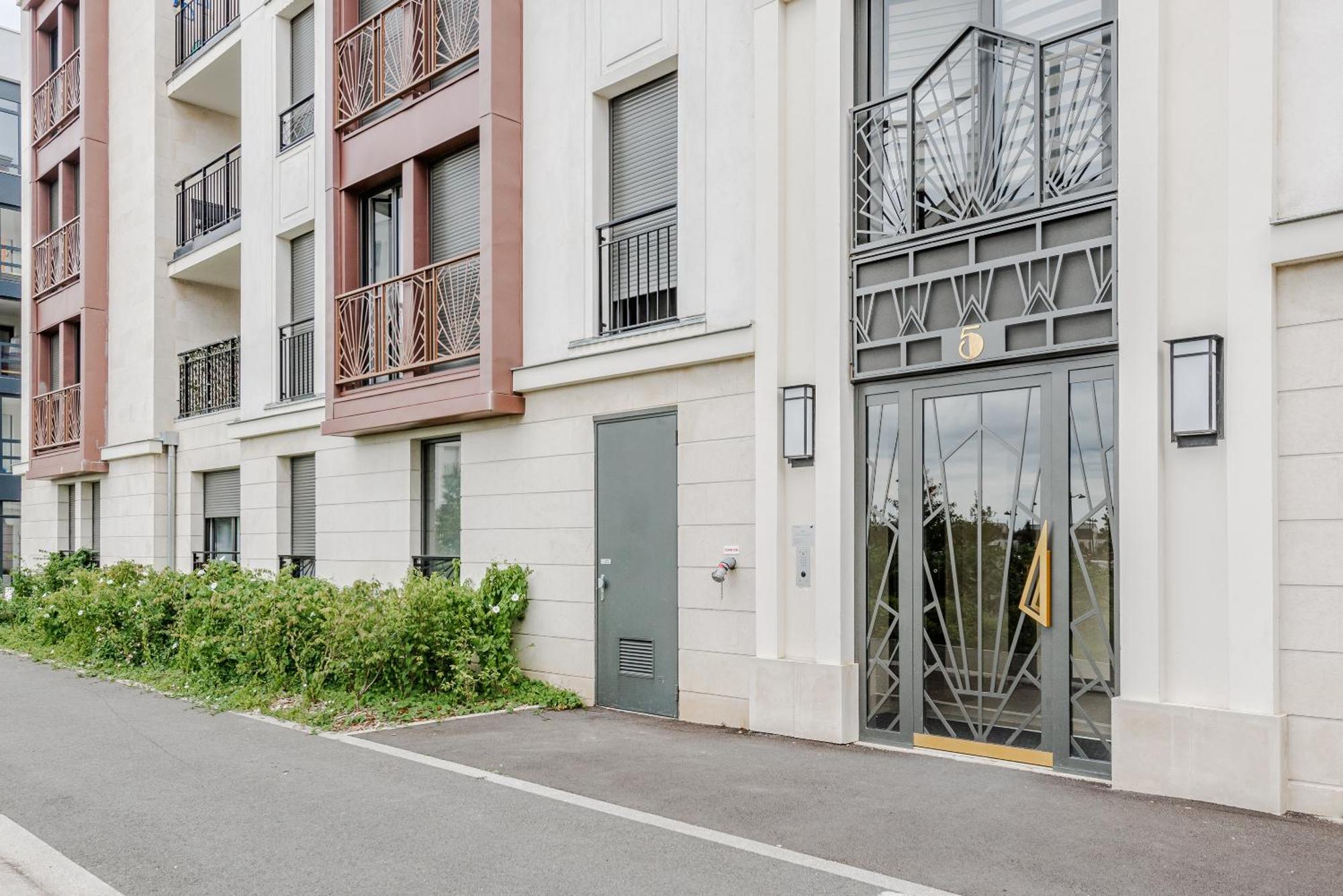 L'Eden - T2 Neuf Avec Loggia Et Parking Prive - Proche Rer A & Disneyland Шеси Экстерьер фото